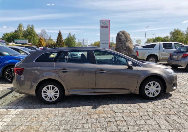 Toyota Avensis cena 61900 przebieg: 120200, rok produkcji 2017 z Okonek małe 121